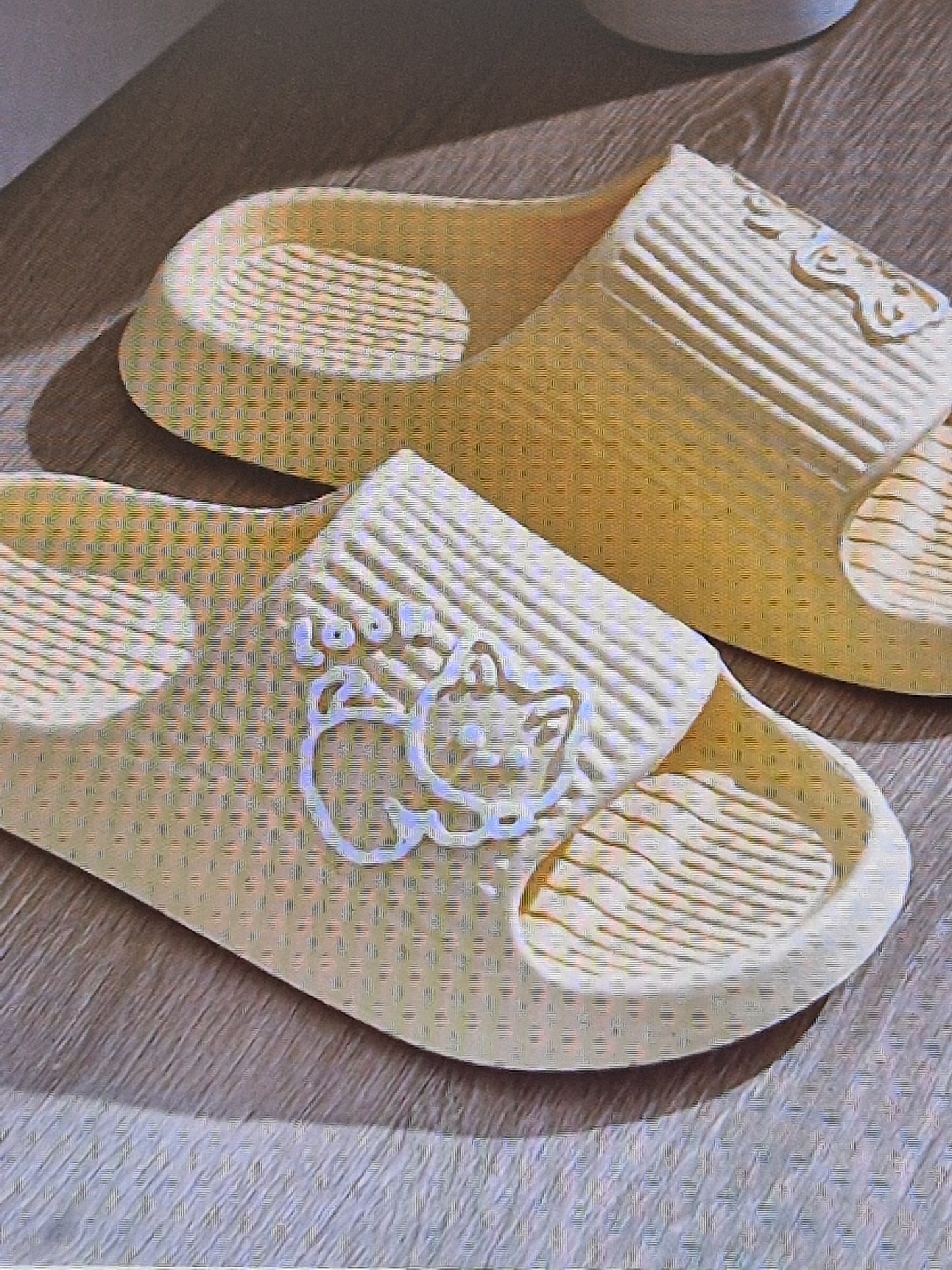 Women's sliders