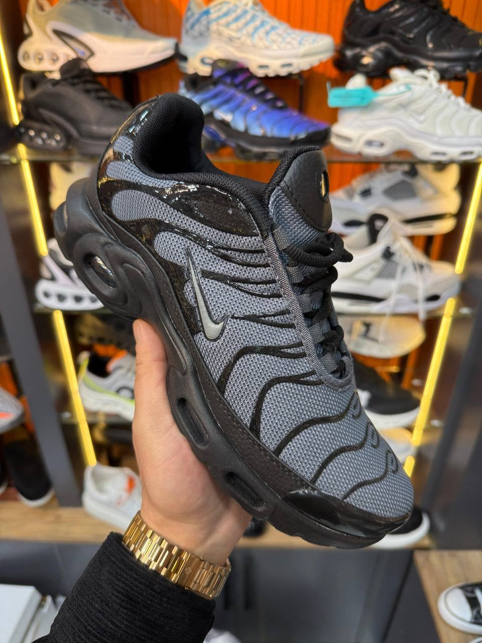 Men Air TNS