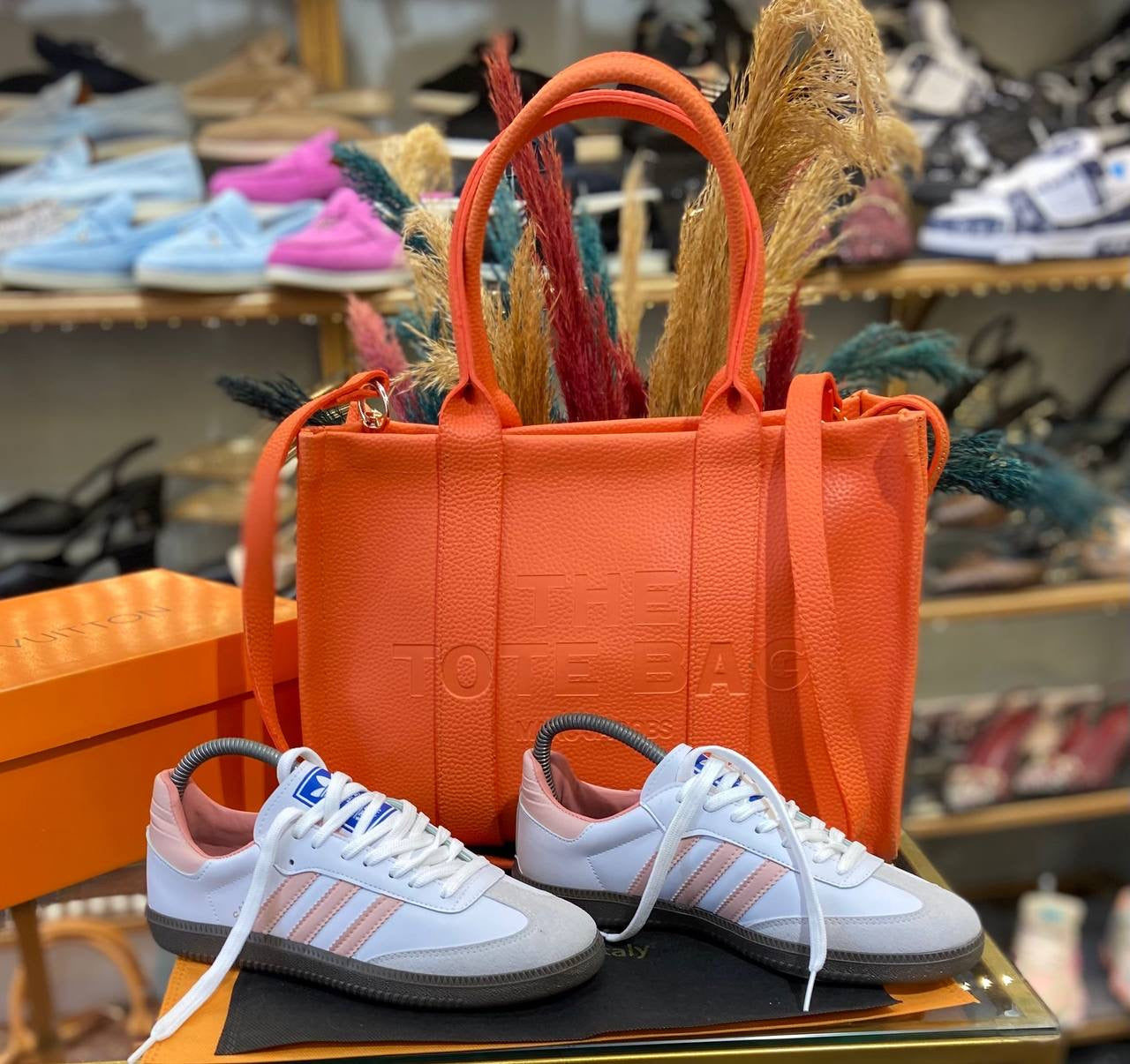 Women Tranniers & Bag Set