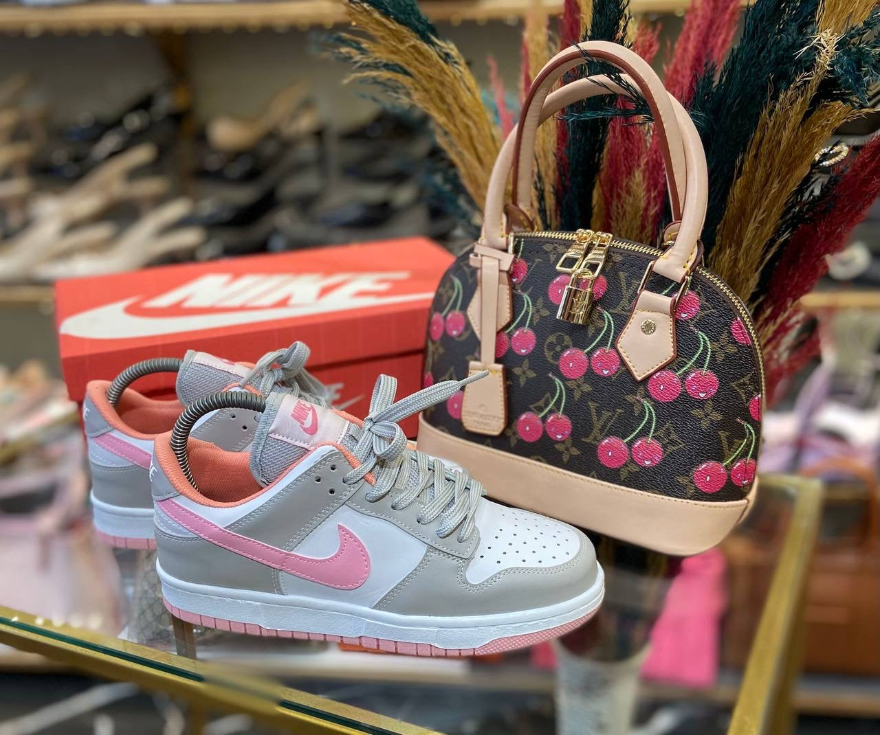 Women Tranniers & Bag set