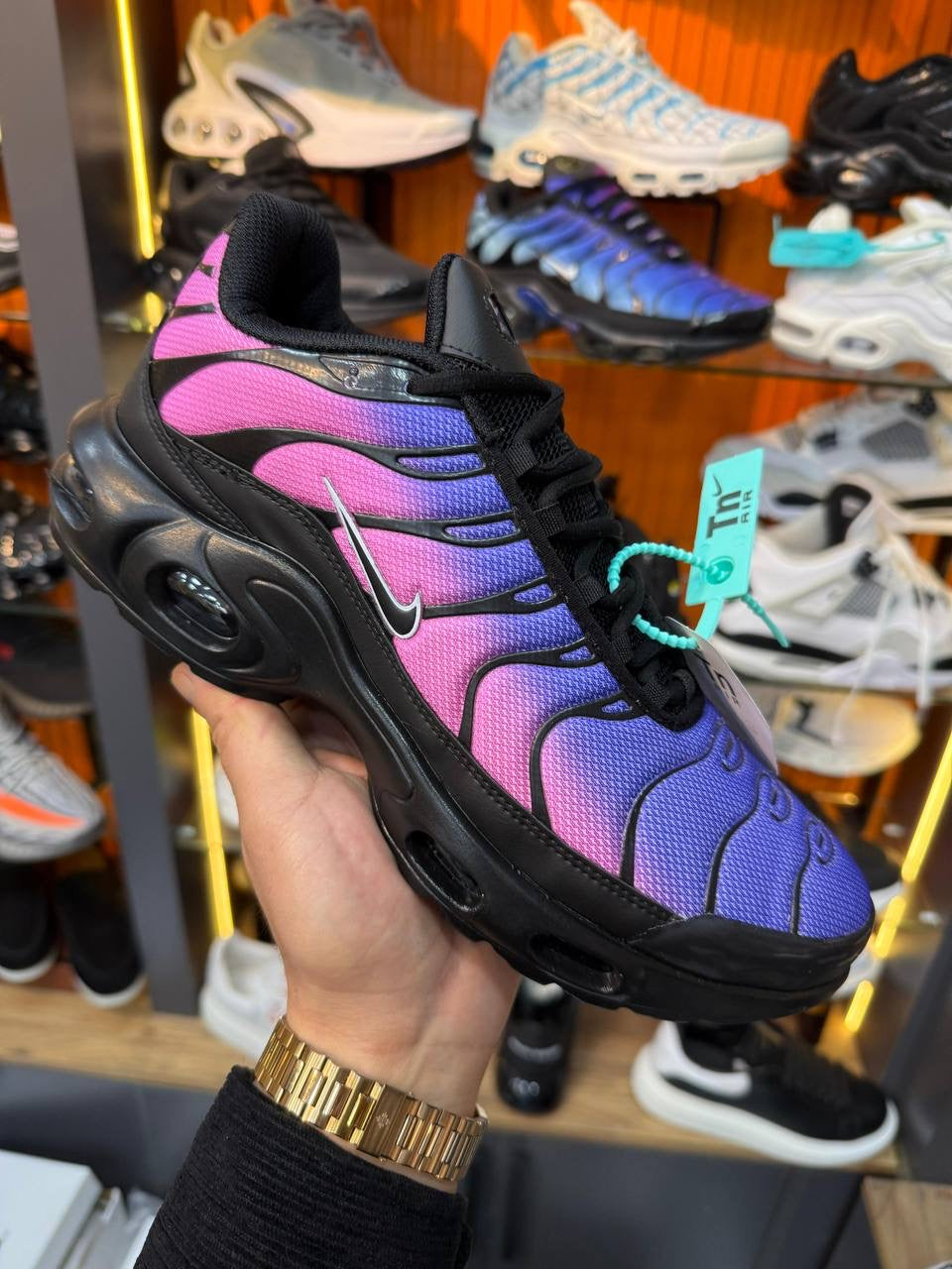 Men Air TNS