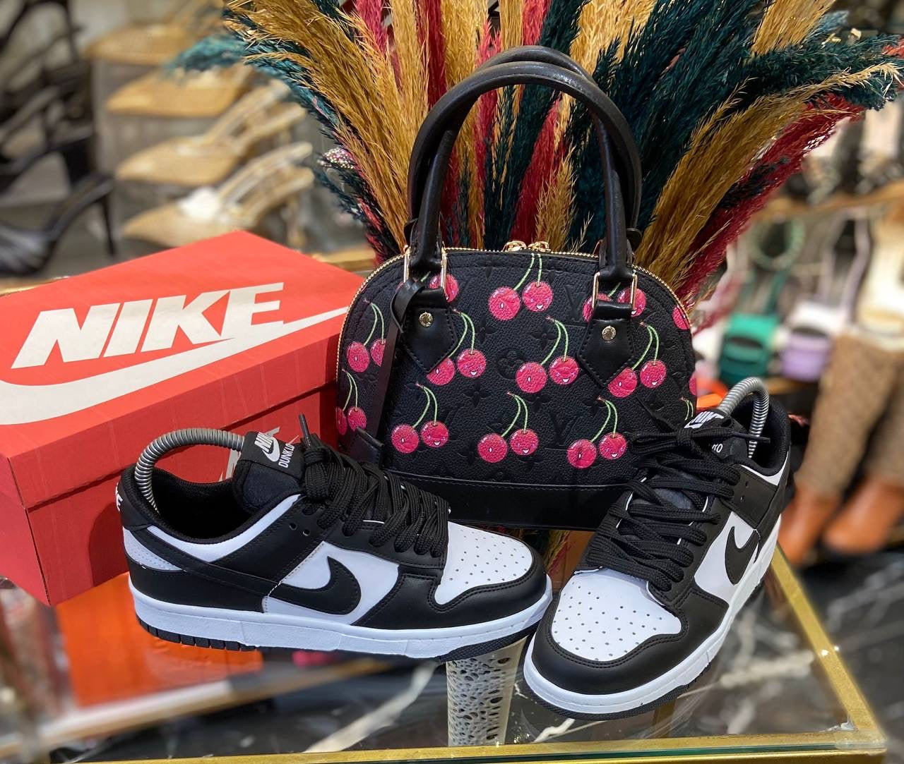Women Tranniers & Bag set