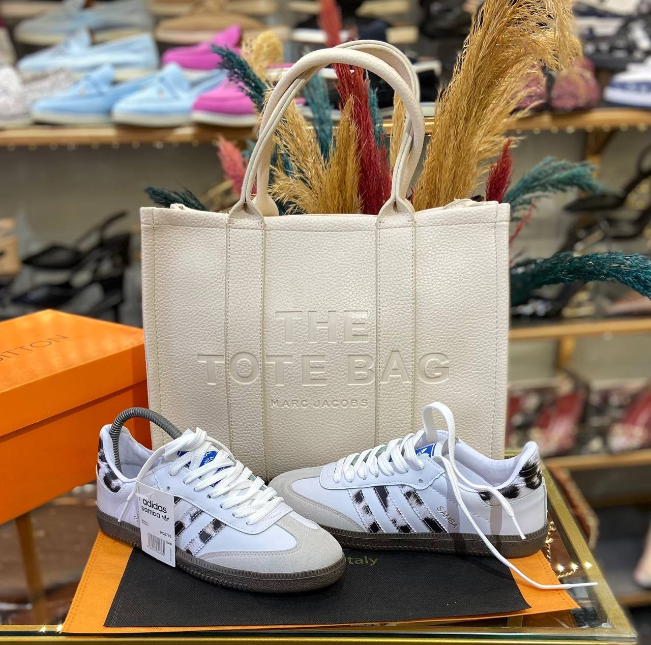 Women Tranniers & Bag Set
