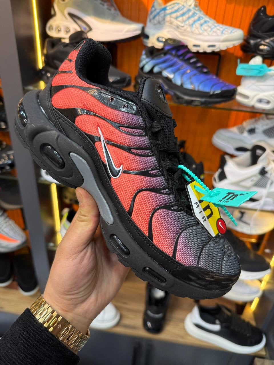 Men Air TNS