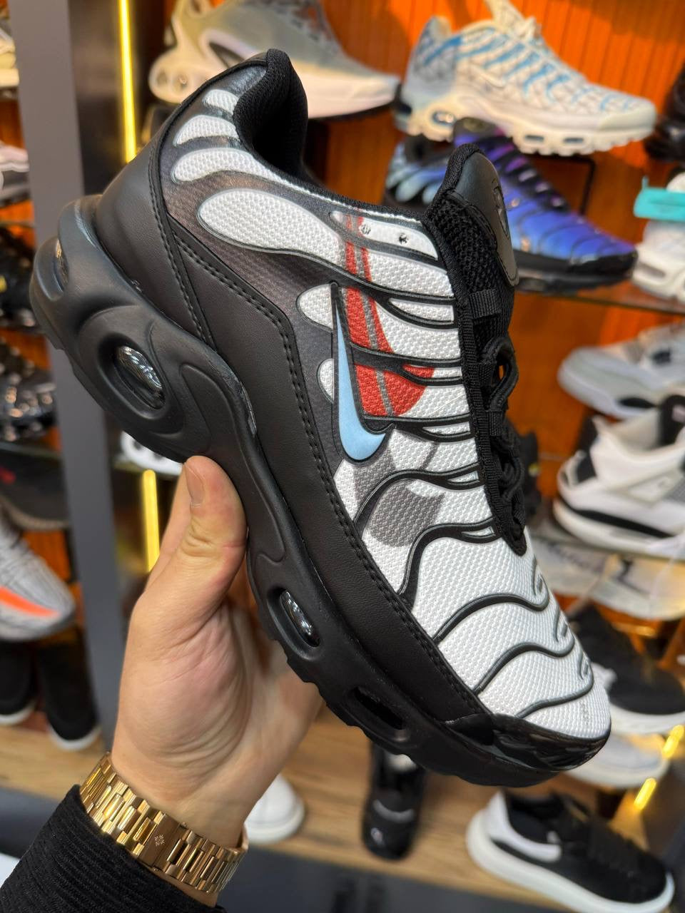 Men Air TNS