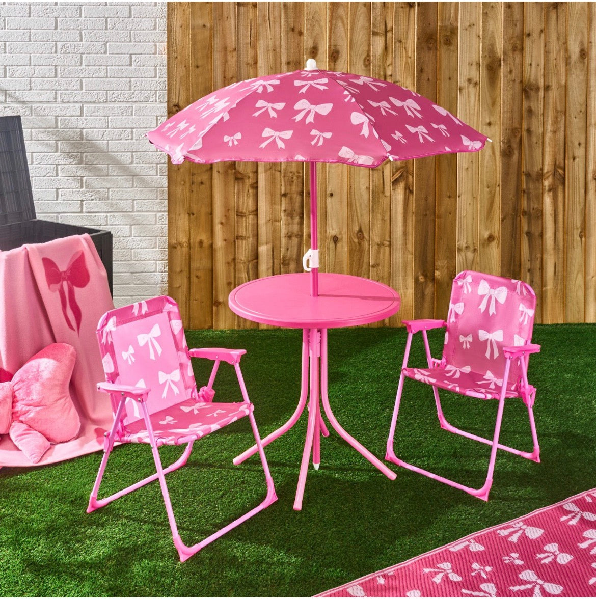 Kids Table & Chairs