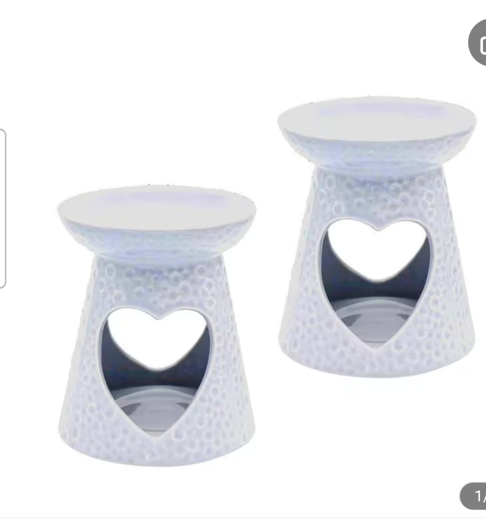 2 heart shaped wax burners