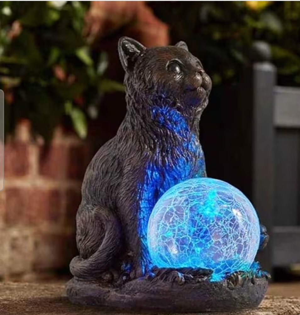 Outdoor cat ornaments