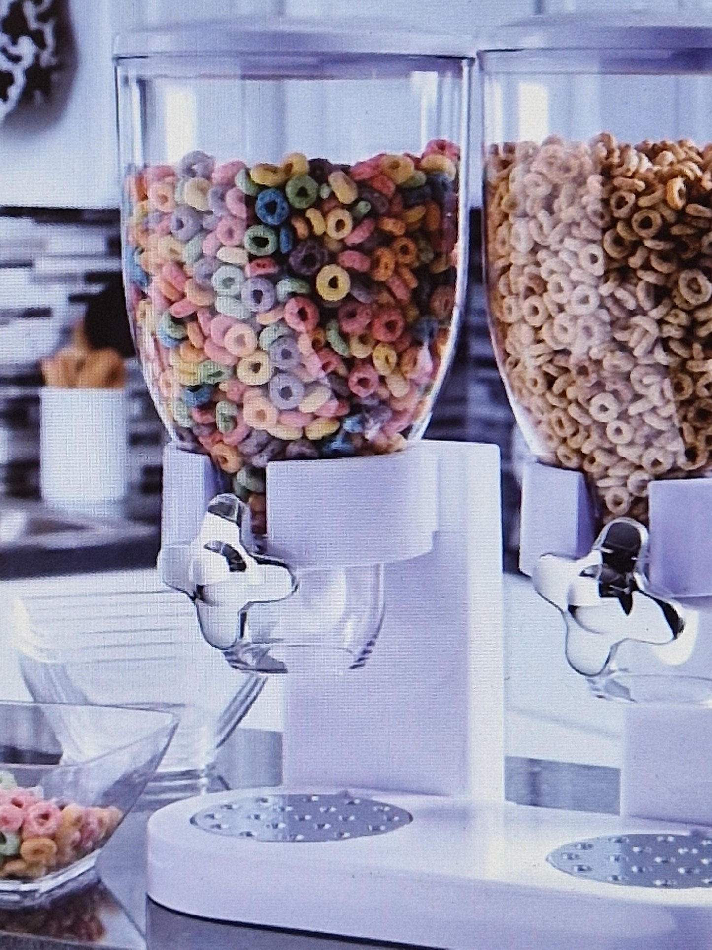Double cereal dispenser