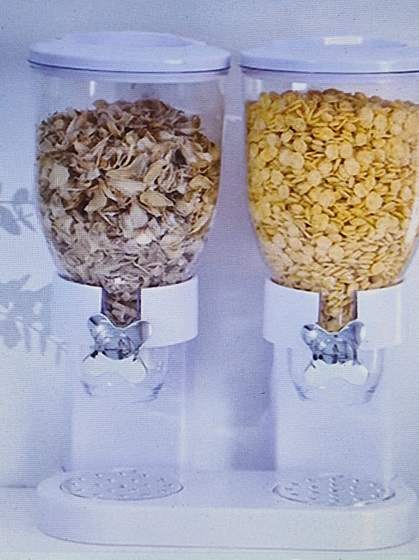 Double cereal dispenser