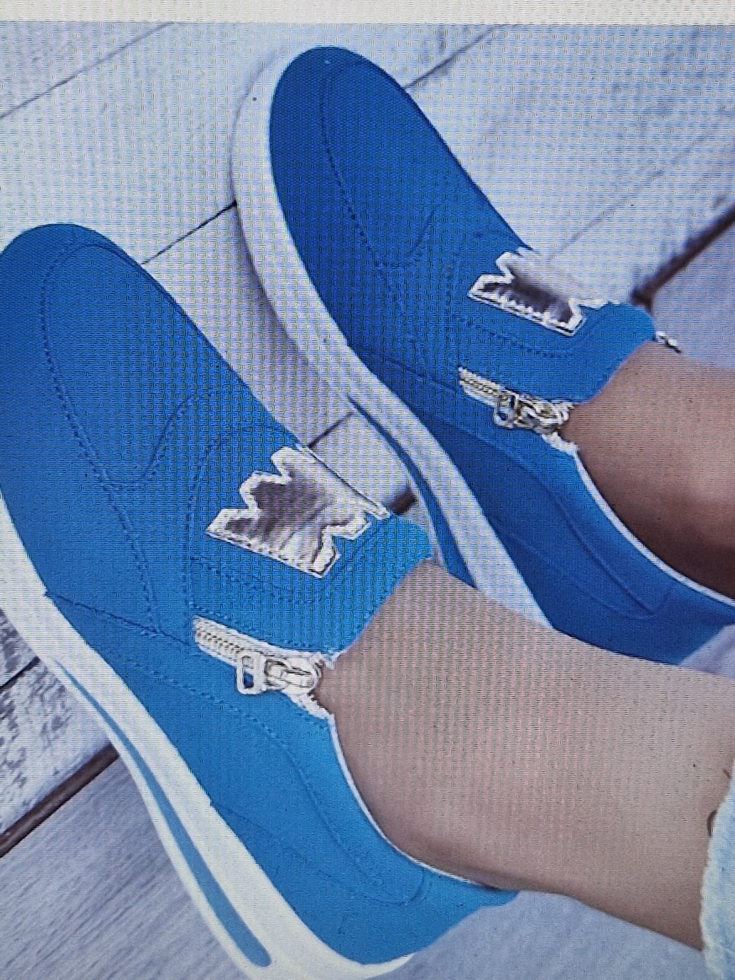 Women's sneaker