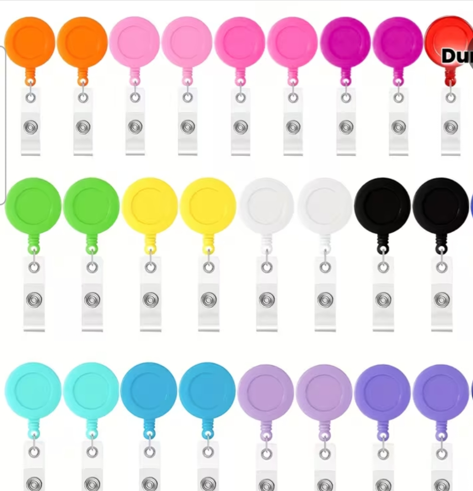 28pc retractable lanyard