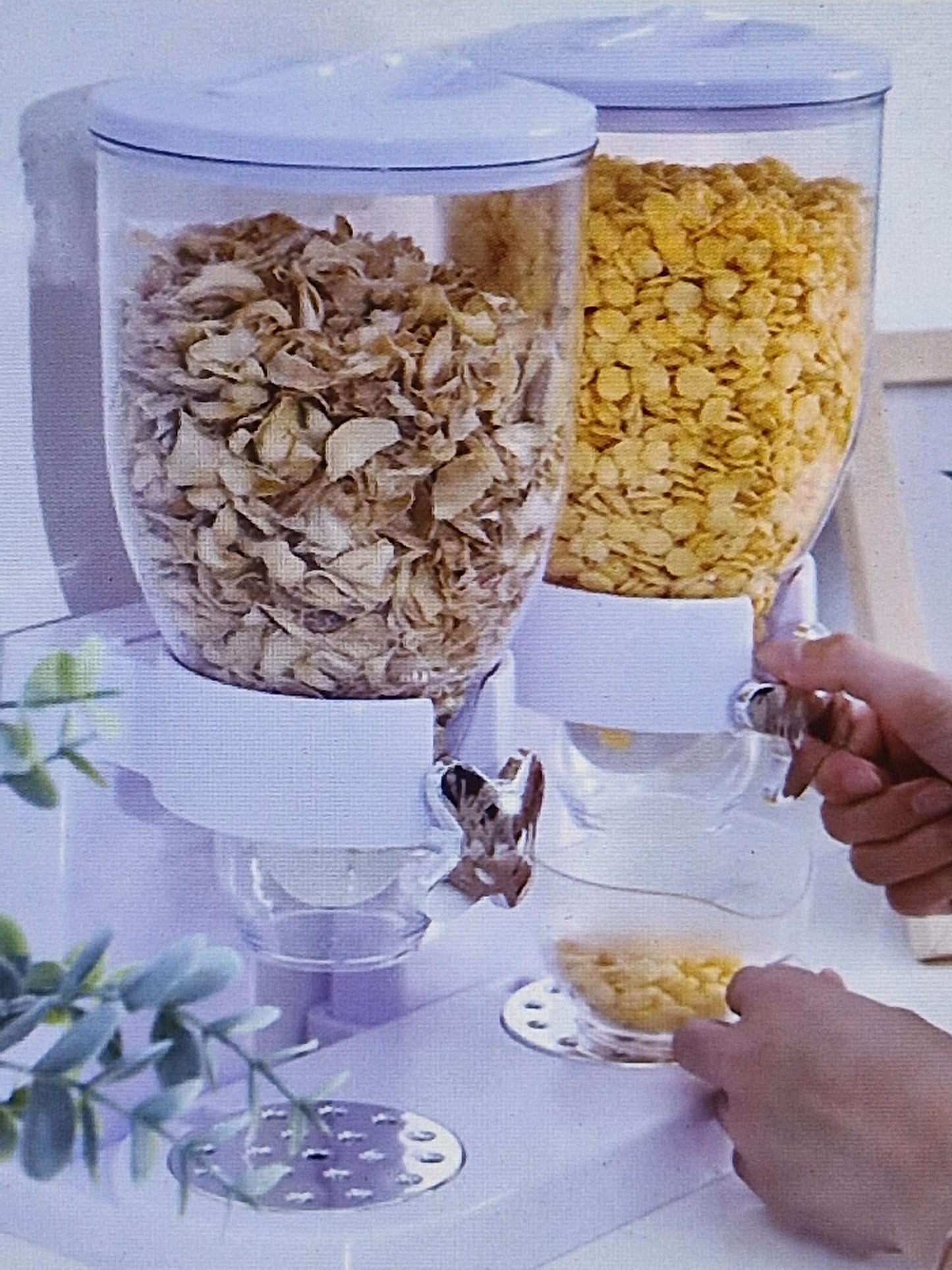 Double cereal dispenser