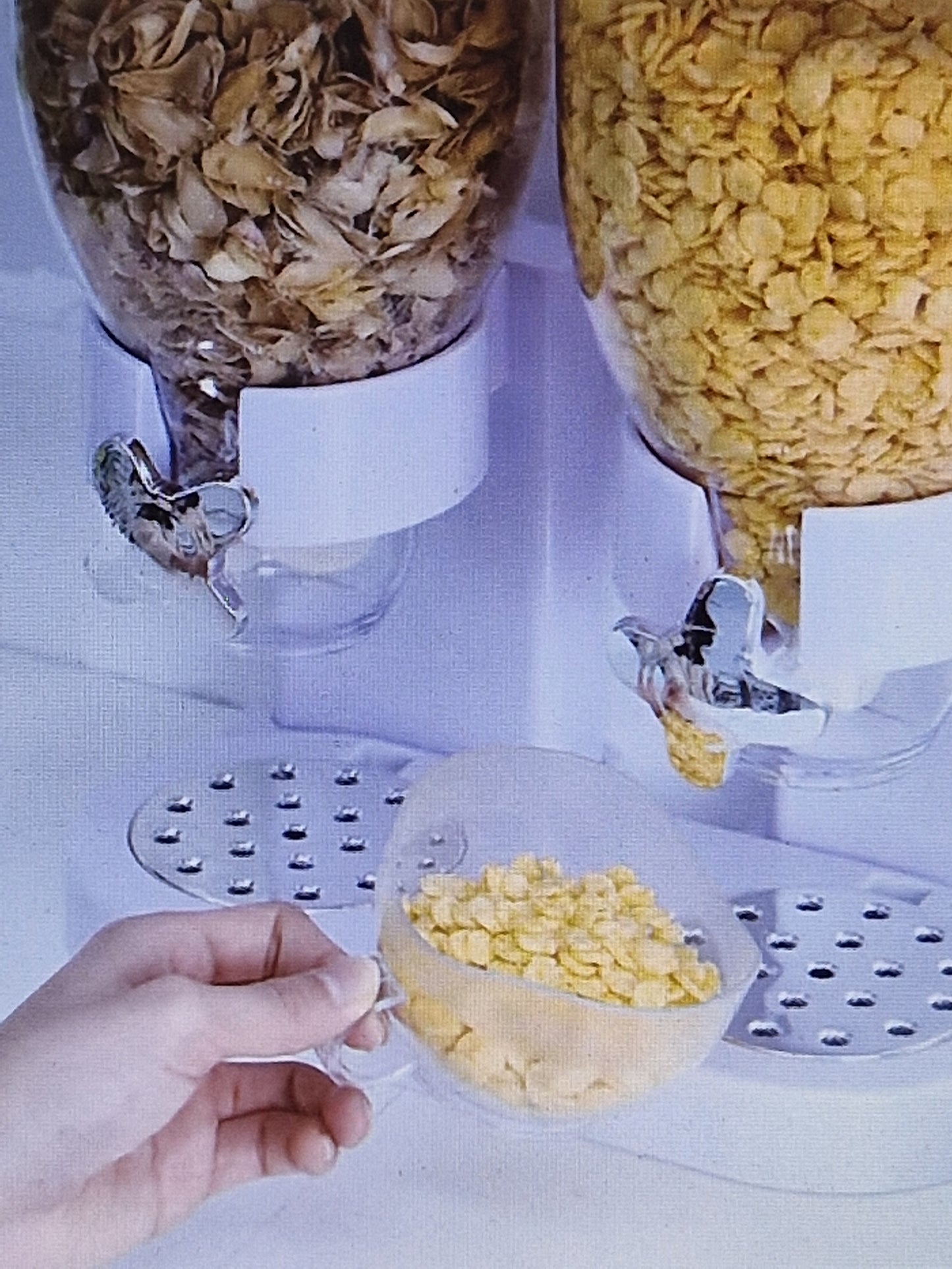 Double cereal dispenser