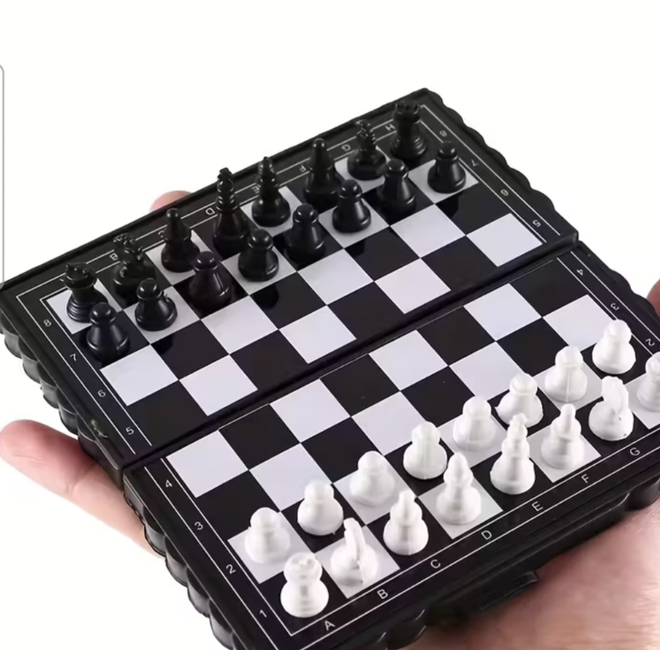 Mini chess board